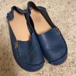 Navy blue, leather flats